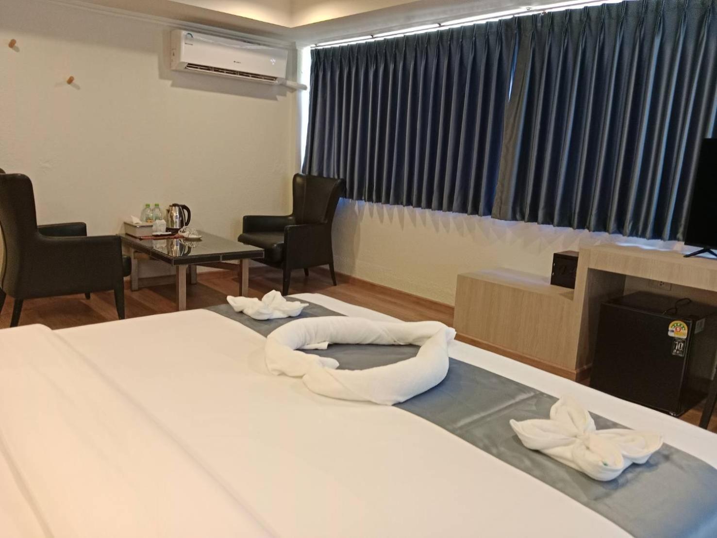 Eastique Hotel Koh Chang Trat Buitenkant foto