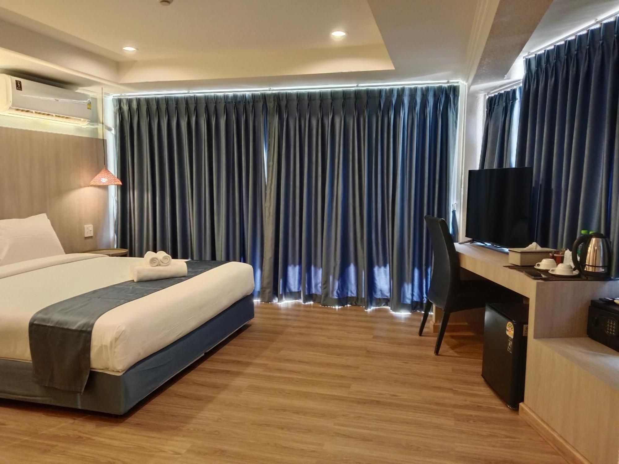 Eastique Hotel Koh Chang Trat Buitenkant foto